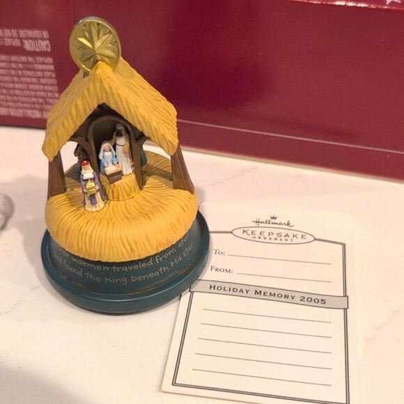 Vintage Hallmark Keepsake Ornament with Magic Sound "The Journey of the Kings" - Picture 4 of 10